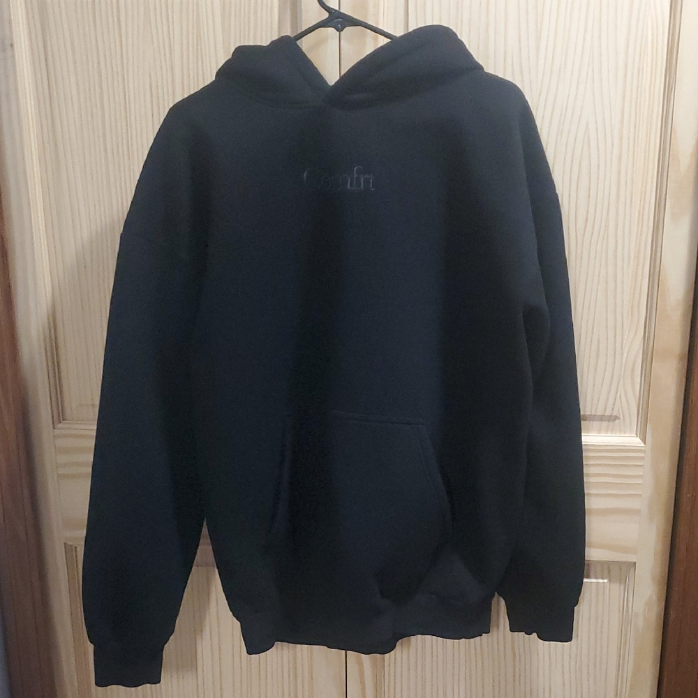 Comfrt Black Pullover Hoodie with Subtle Chest Embroidery